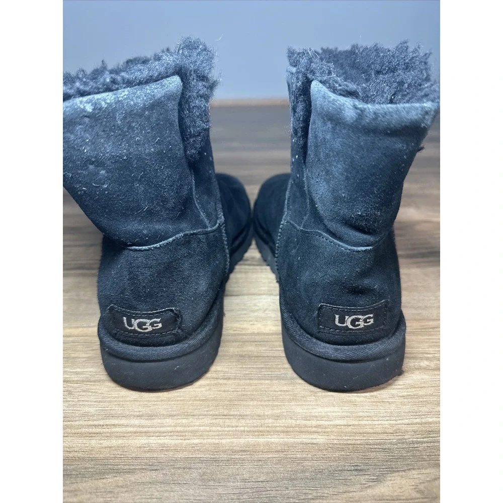 Women's UGG Boots Size 8 Black Gems‎ Pull On
